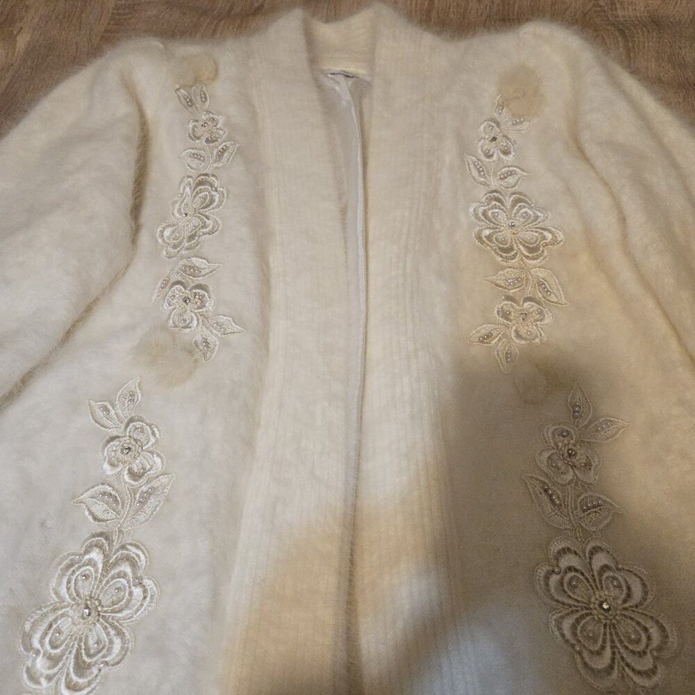 Belldini Womens Size S Ivory Open Front Angora Sweater Jacket Beaded Embroidered - Picture 4 of 8
